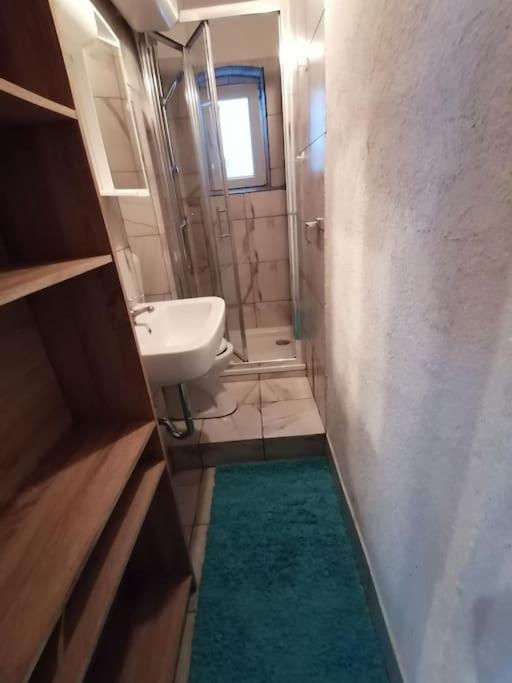 Apartment In ลอฟราน ภายนอก รูปภาพ